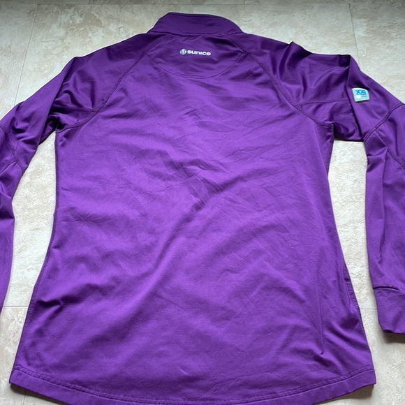 🍀Sale 4/$20 Official Vancouver 2010 Olympics Sunice athletic top, sz M - Picture 8 of 8